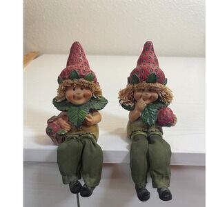 Strawberry Sitting Gnomes Hats Garden Decor Figurines Bookshelf Decor Set of 2